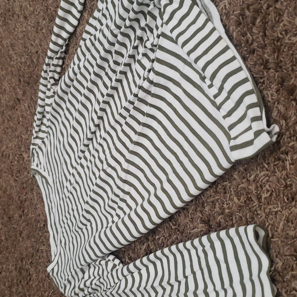 Olive and white long sleeve Sz small - Picture 3 of 4